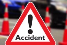 नोएडा–ग्रेटर नोएडा एक्सप्रेसवे पर कार पलटी, एक ही परिवार के पांच लोग घायल नोएडा–ग्रेटर नोएडा एक्सप्रेसवे पर कार पलटी, एक ही परिवार के पांच लोग घायल