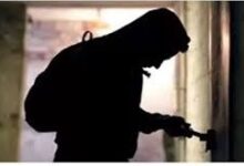 मस्जिद गए थे वकील, पीछे से घर में घुसे लुटेरे; वारदात सीसीटीवी में कैद