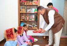 महाअष्टमी पर कैबिनेट मंत्री गणेश जोशी ने किया कन्या पूजन महाअष्टमी पर कैबिनेट मंत्री गणेश जोशी ने किया कन्या पूजन