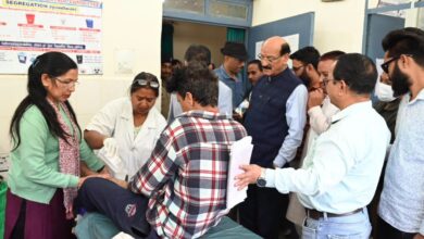 स्वास्थ्य मंत्री सुबोध उनियाल ने सामुदायिक स्वास्थ्य केंद्र नंदगांव का किया औचक निरीक्षण