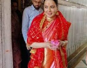 कोलकाता में कंगना रनौत ने कालीघाट मंदिर में किए दर्शन, मां काली का लिया आशीर्वाद कोलकाता में कंगना रनौत ने कालीघाट मंदिर में किए दर्शन, मां काली का लिया आशीर्वाद